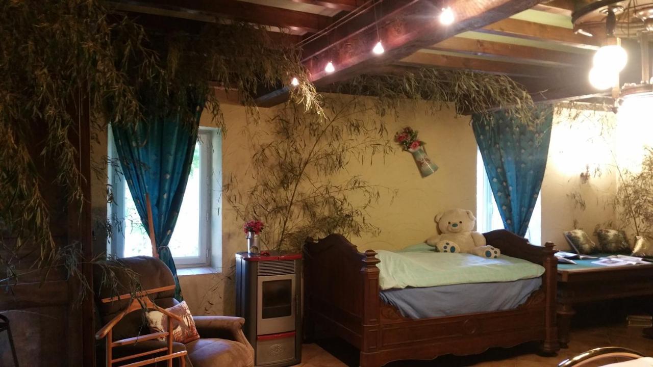 Basse-Cour De Montin Au 256 Chemin De La Rocaille A 38510 Vezeronce Curtin Bed & Breakfast Morestel Bagian luar foto